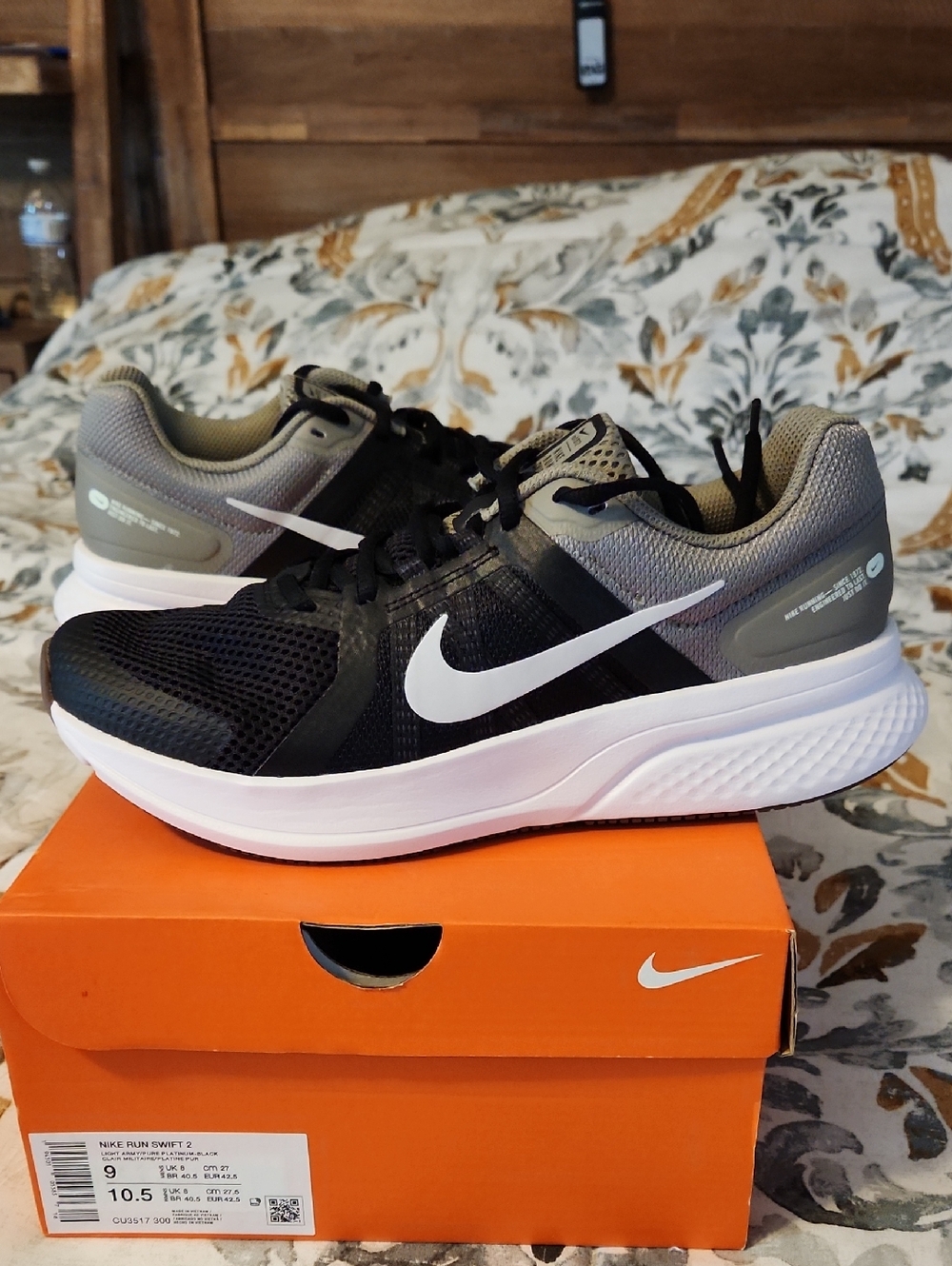 Nike Men’s Black/Gray Running Shoes with White Swoosh 9